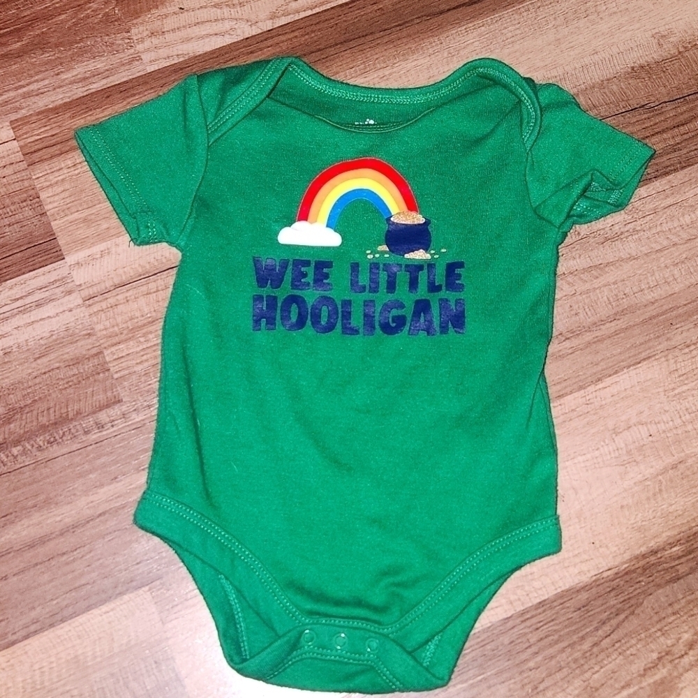 St Patrick 's Day Onesie Wee Little Hooligan Size  6-9 Month Unisex